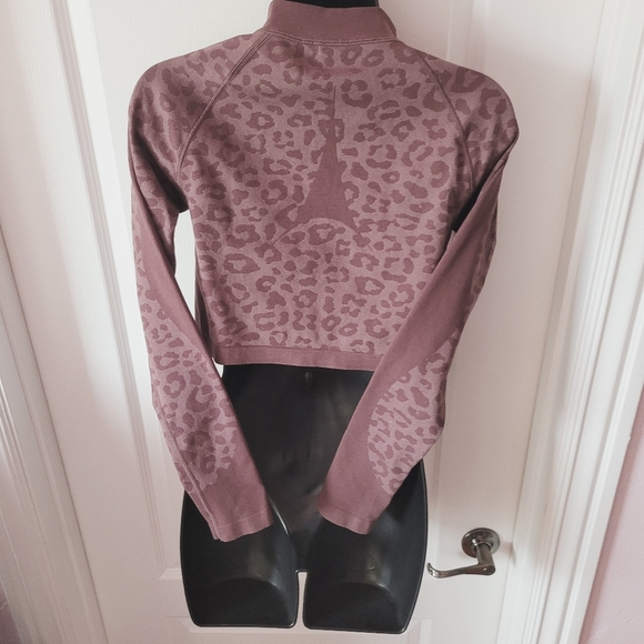 Puma Mauve Animal Print Long Sleeve Top - Picture 6 of 11